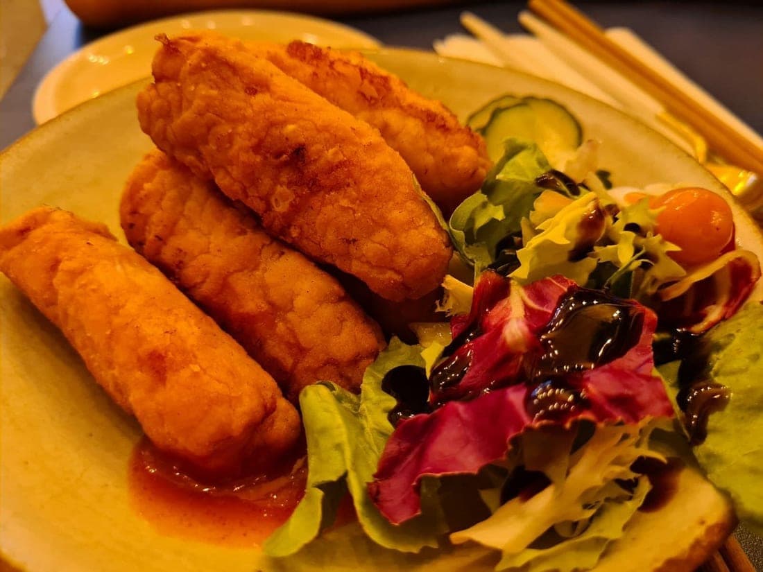 Before — Fried tenders with salad before and after PlateRefresh relight